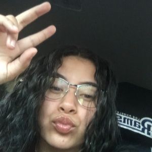 Meet your Posher, Yani